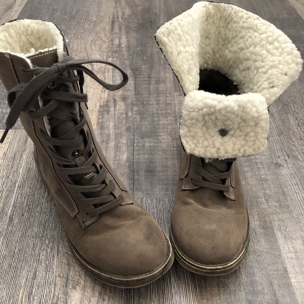 Women’s Rocket Dog Lace-Up Boots